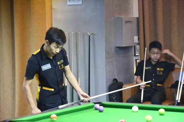 足坛的一支 足坛的一支